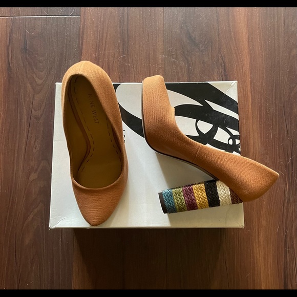 Nine West Filing Platform Pumps - Picture 5 of 6